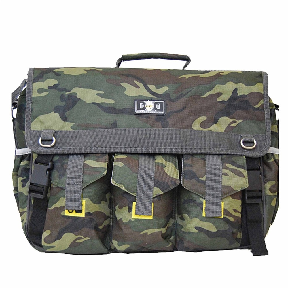 NWT diaper dude deluxe camo messenger diaper bag